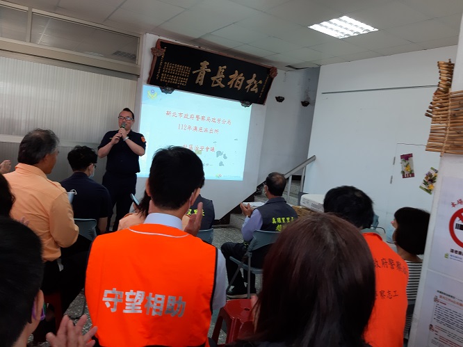 所長介紹與會來賓