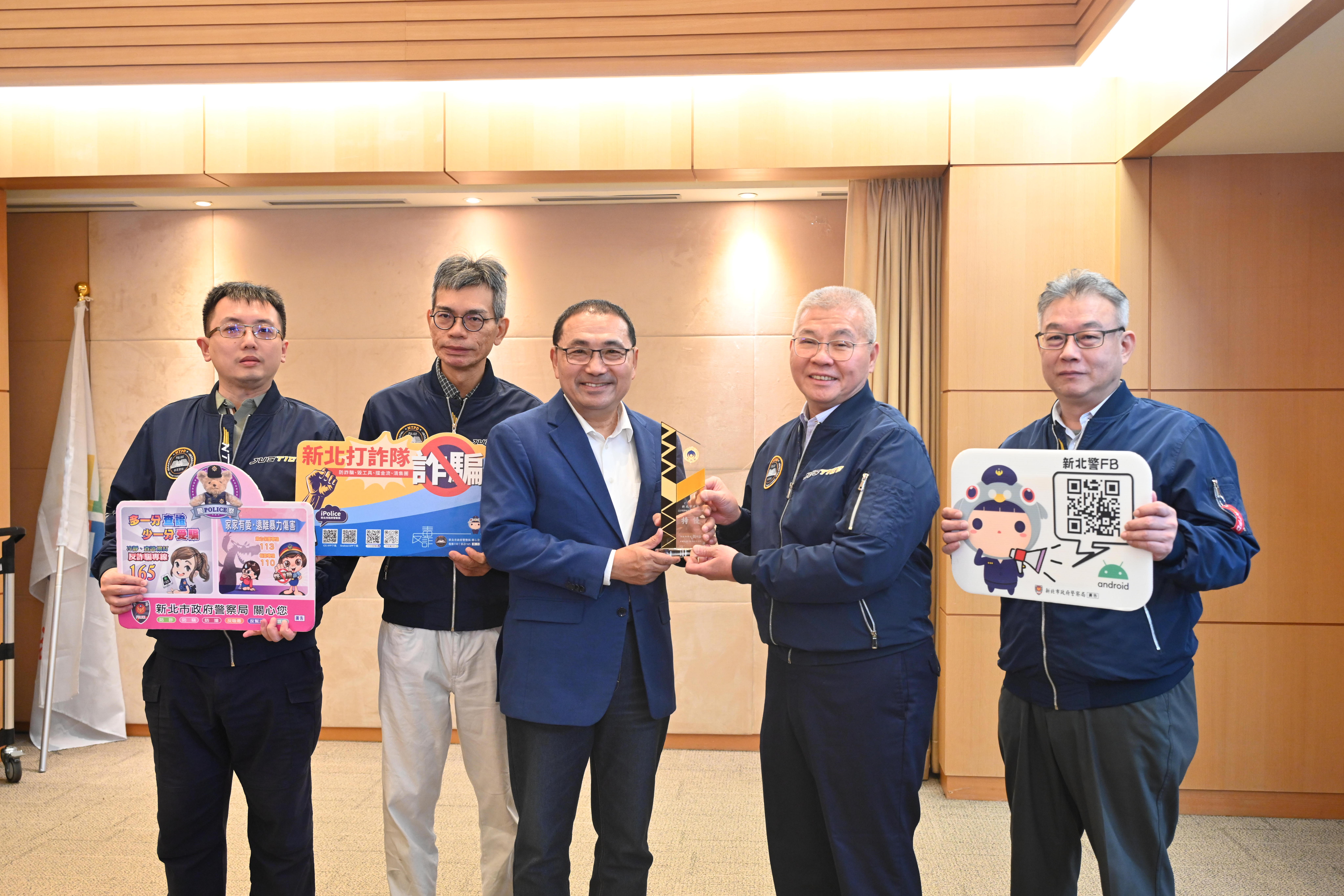 市長頒發113年本市「績優治安社區」認證標章(1)